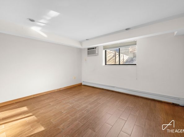 20-59 26th Street, Queens NY 11105