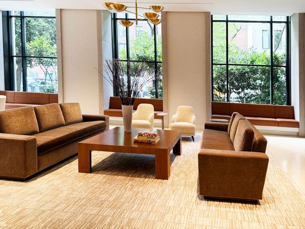 60 East End Avenue 5C, New York NY 10028