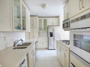 60 East End Avenue 5C, New York NY 10028