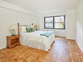 60 East End Avenue 5C, New York NY 10028