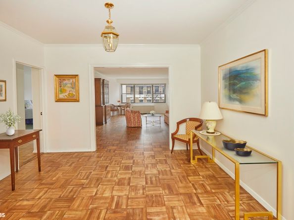 60 East End Avenue 5C, New York NY 10028