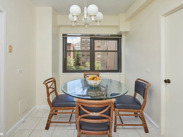 60 East End Avenue 5C, New York NY 10028