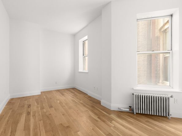 327 West 11th Street 4E, New York NY 10014