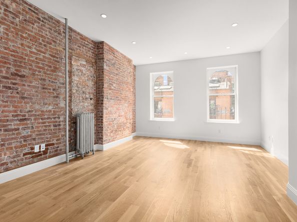 327 West 11th Street 4E, New York NY 10014
