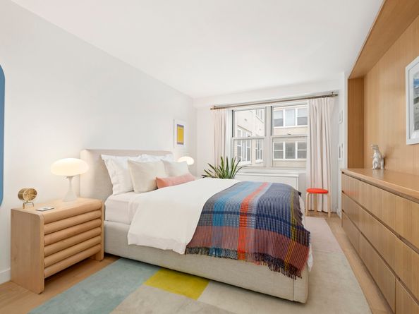 305 East 24th Street 12N, New York NY 10010