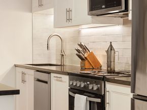 23 Waverly Place 5DE, New York NY 10003
