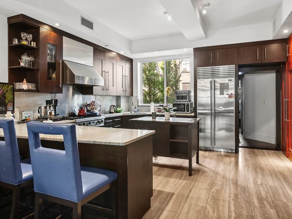 209 East 31st Street, New York NY 10016