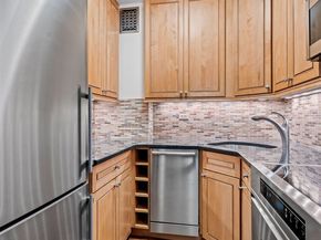 300 East 54th Street 2G, New York NY 10022