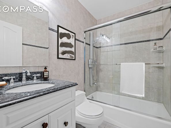 300 East 54th Street 2G, New York NY 10022