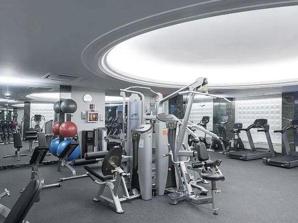 360 East 72nd Street C2205, New York NY 10021