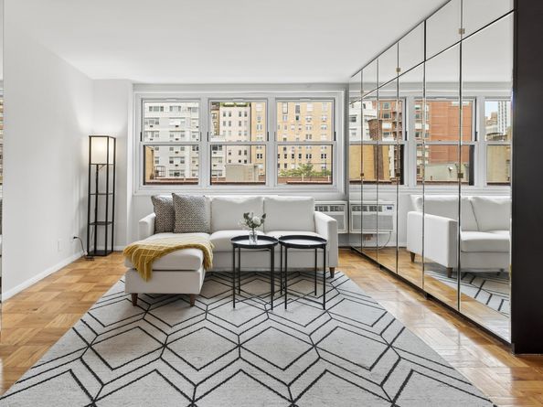315 East 70th Street 8B, New York NY 10021