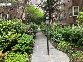 525 East 89th Street 1E, New York NY 10128