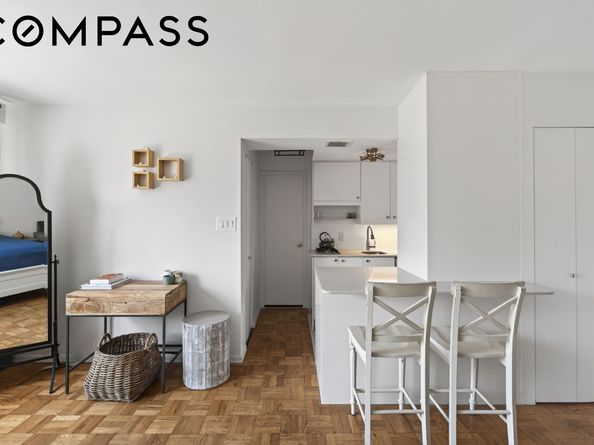 233 East 69th Street 16F, New York NY 10021