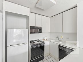 200 West 79th Street 17H, New York NY 10024