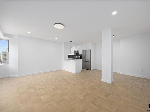 477 Fdr Drive M1602, New York NY 10002