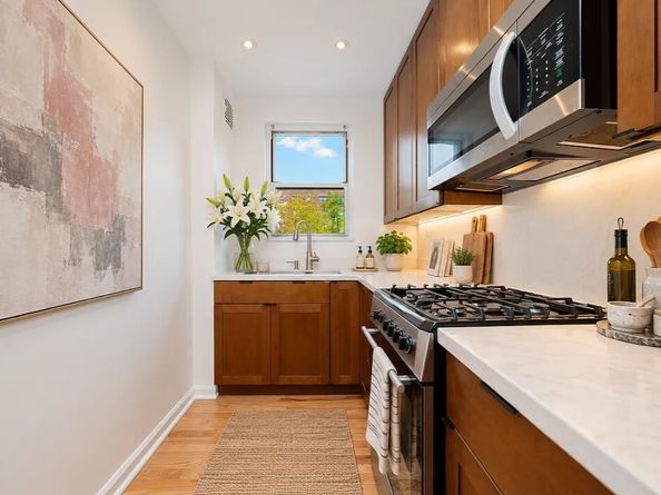 50-15 39th Street 3E, Queens NY 11104