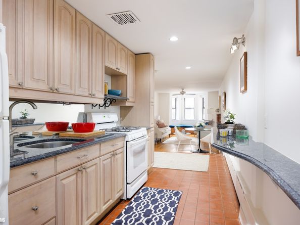 914 8th Avenue 1, Brooklyn NY 11215