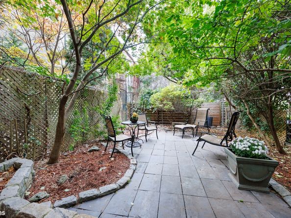 914 8th Avenue 1, Brooklyn NY 11215