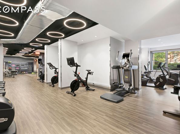 20 East 9th Street 7V, New York NY 10003