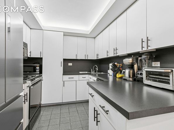 235 East 22nd Street 4T, New York NY 10010