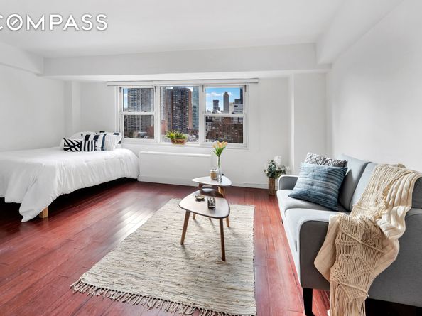 210 East 63rd Street 11F, New York NY 10065