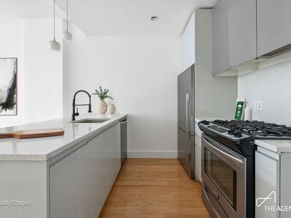 2-26 50th Avenue 8G, Queens NY 11101