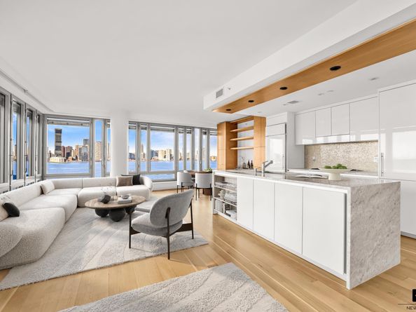 2 River Terrace 8H, New York NY 10282