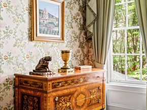 163 East 64th Street, New York NY 10065