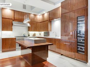 529 West 42nd Street 5R, New York NY 10036