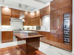 529 West 42nd Street 5R, New York NY 10036