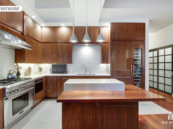 529 West 42nd Street 5R, New York NY 10036