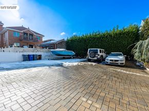 162-12-16 77th Road, Queens NY 11366