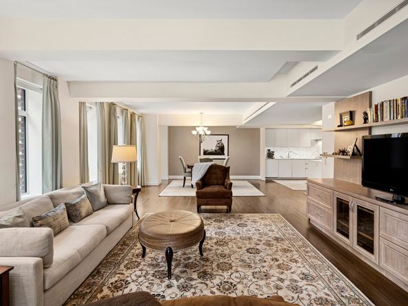 737 Park Avenue 5C, New York NY 10021