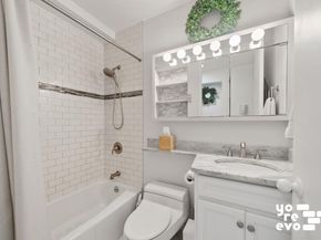 393 West 49th Street 4DD, New York NY 10019