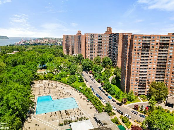 5700 Arlington Avenue 2X, Bronx NY 10471