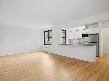4489 Broadway