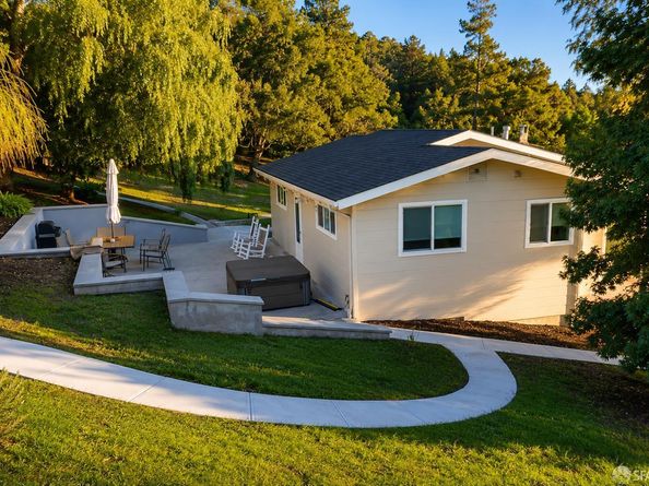 11 Recreation Drive, La Honda CA 94020
