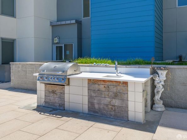 52 Innes Court 308, San Francisco CA 94124