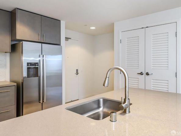 52 Innes Court 308, San Francisco CA 94124