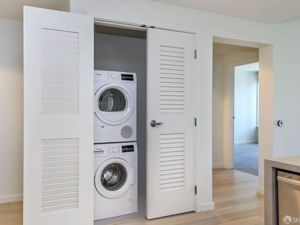 52 Innes Court 308, San Francisco CA 94124