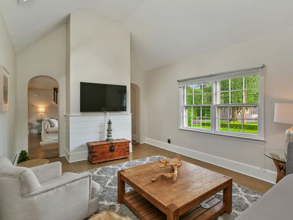 14 Dill Road, Fairfield CT 06824