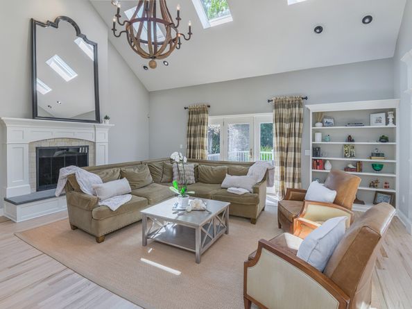 21 Schoolhouse Place, Ridgefield CT 06877