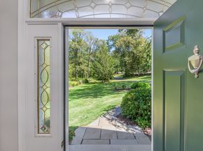 21 Schoolhouse Place, Ridgefield CT 06877