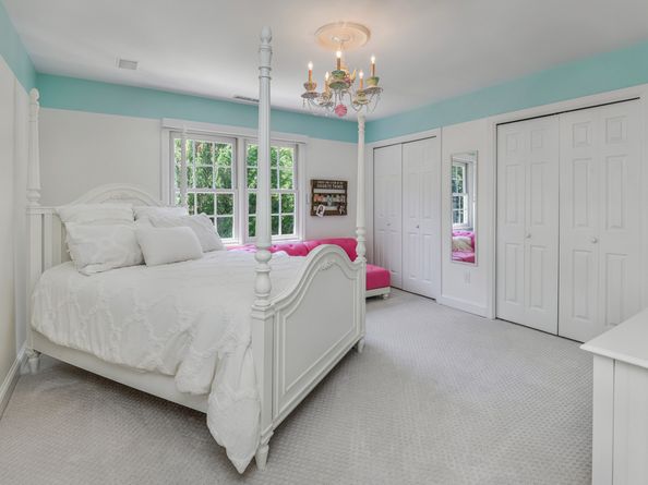 21 Schoolhouse Place, Ridgefield CT 06877