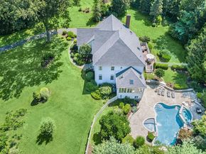 21 Schoolhouse Place, Ridgefield CT 06877
