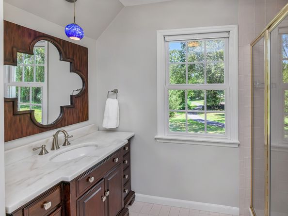 21 Schoolhouse Place, Ridgefield CT 06877