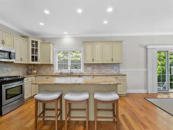 24 Warsaw Street, Fairfield CT 06825
