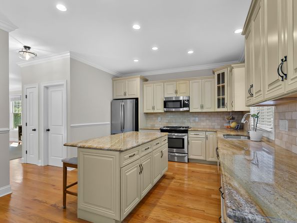 24 Warsaw Street, Fairfield CT 06825