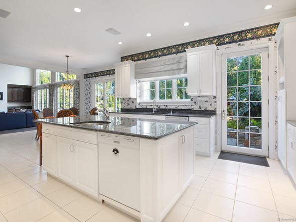 21 Queens Grant Drive, Fairfield CT 06824