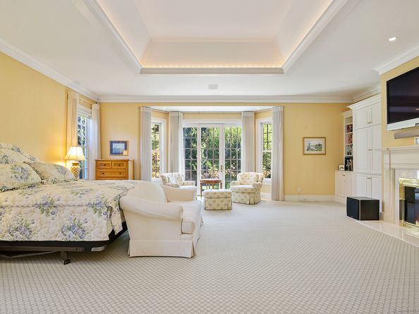21 Queens Grant Drive, Fairfield CT 06824